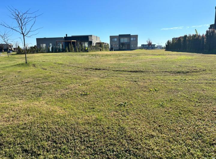 Terreno · 672m²