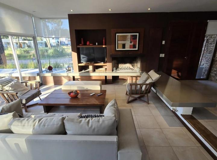 Casa · 181m² · 5 Ambientes · 1 Cochera
