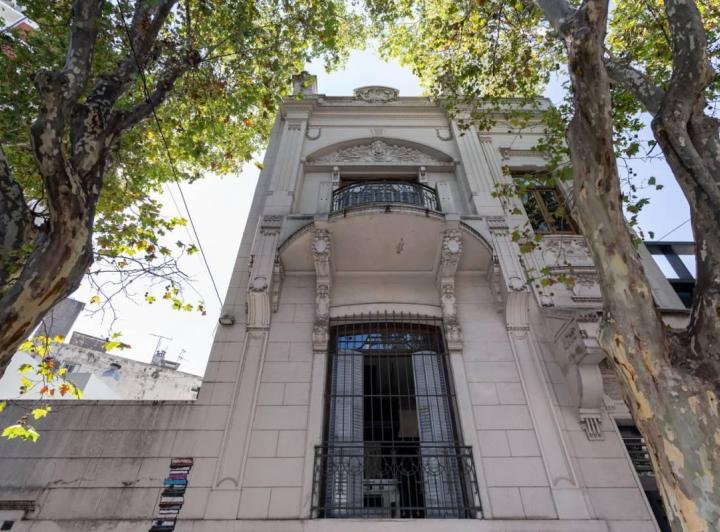 Edificio · 700m² · 2 Cocheras