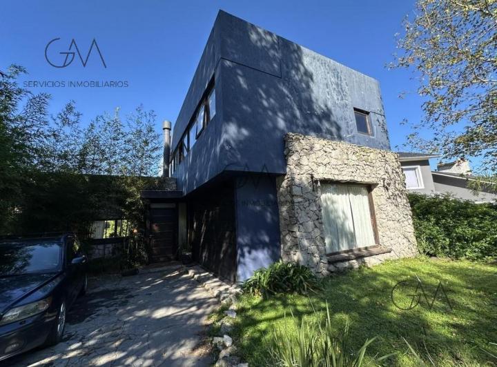 Casa · 200m² · 4 Ambientes