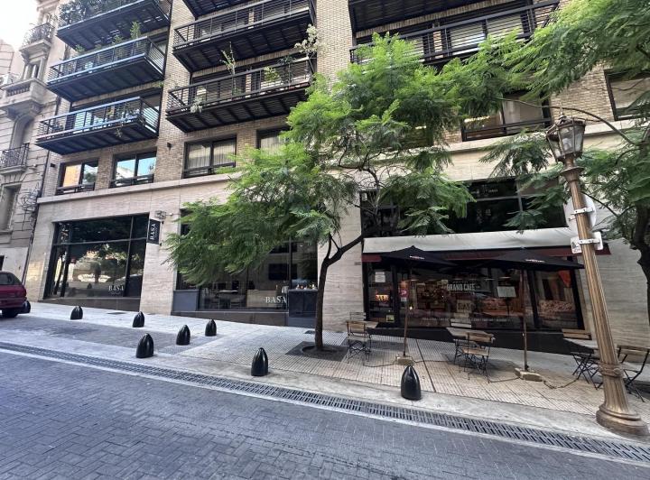 Local comercial · 571m²