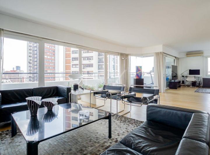 Departamento · 200m² · 5 Ambientes · 2 Cocheras