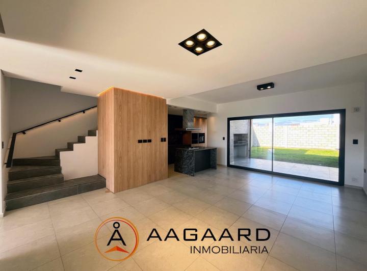 PH · 180m² · 4 Ambientes · 1 Cochera