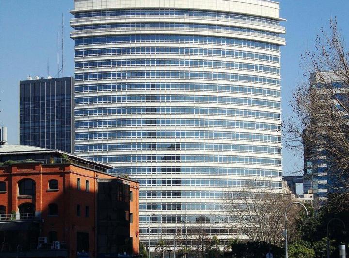 Oficina comercial · 961m²
