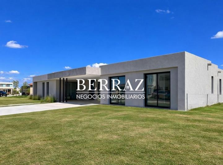 Casa · 259m² · 5 Ambientes · 2 Cocheras