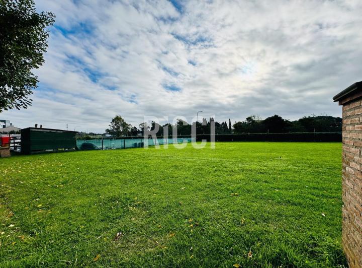 Terreno · 700m²