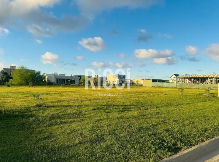 Terreno · 600m²