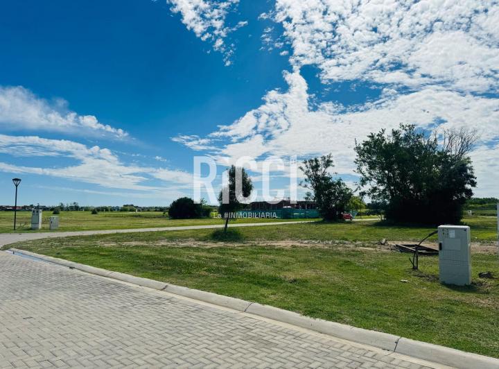 Terreno · 758m²