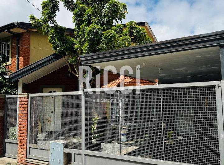 Casa · 198m² · 5 Ambientes · 2 Cocheras