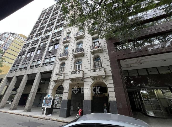 Edificio · 848m²