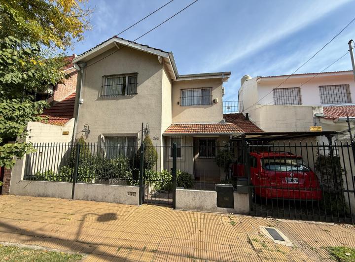 Casa · 209m² · 5 Ambientes · 1 Cochera