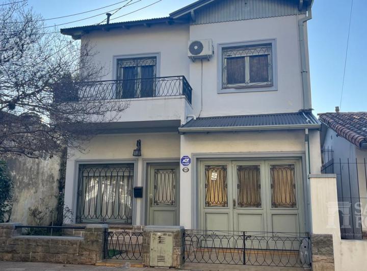 Casa · 175m² · 4 Ambientes · 1 Cochera