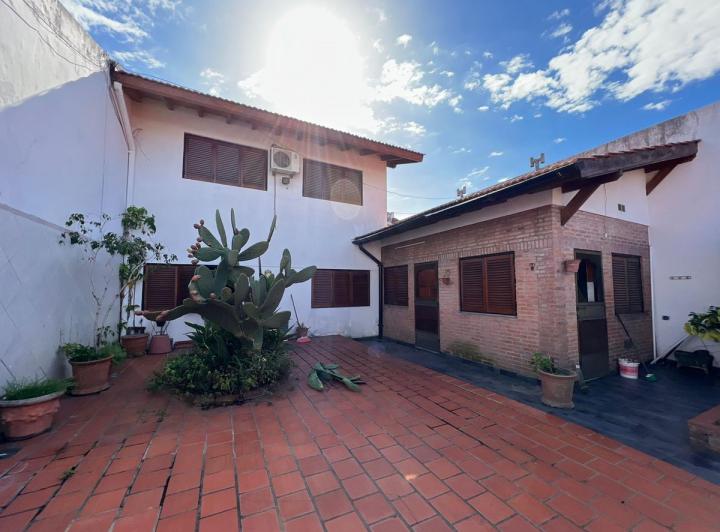 Casa · 180m² · 4 Ambientes · 1 Cochera