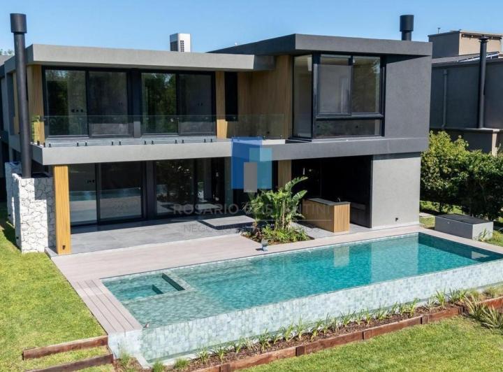 Casa · 411m² · 5 Ambientes · 2 Cocheras