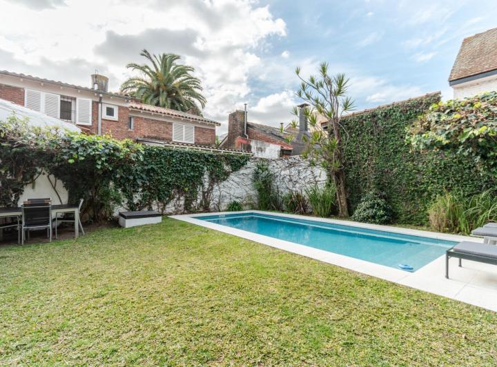 Casa · 305m² · 5 Ambientes · 5 Cocheras