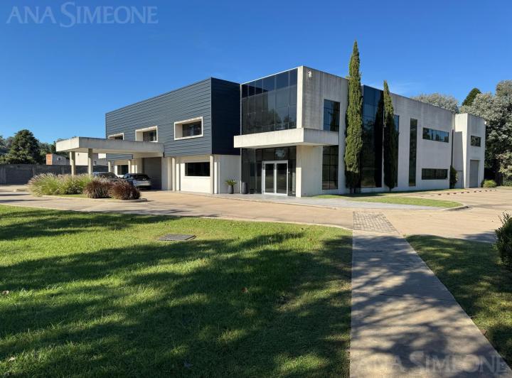 Edificio · 1908m²