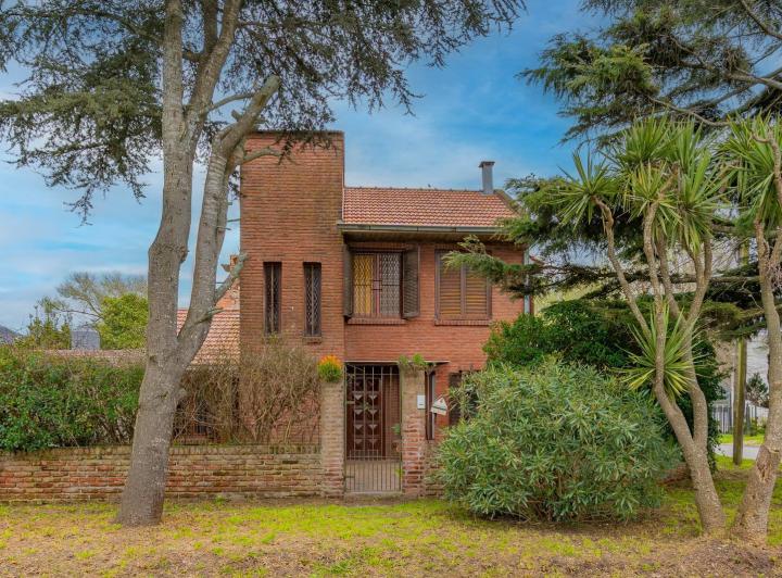Casa · 159m² · 4 Ambientes · 1 Cochera