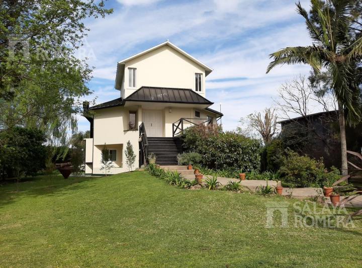 Casa · 200m² · 5 Ambientes