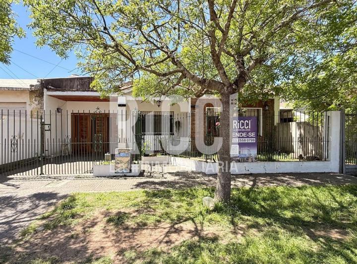 Casa · 120m² · 4 Ambientes · 2 Cocheras