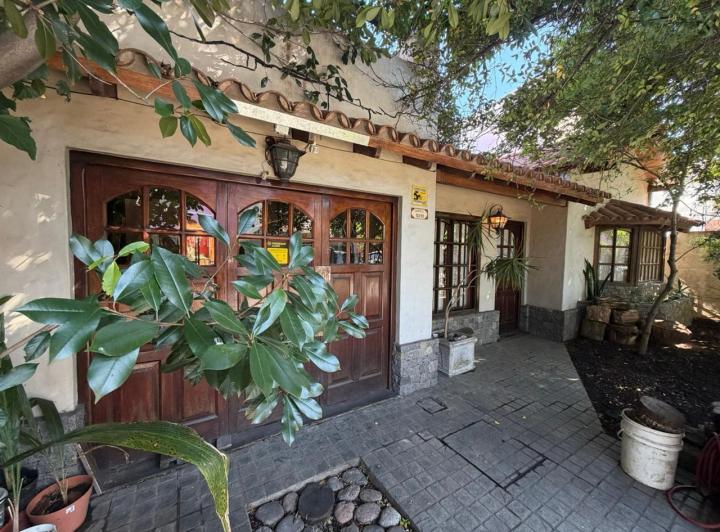Casa · 138m² · 5 Ambientes · 1 Cochera