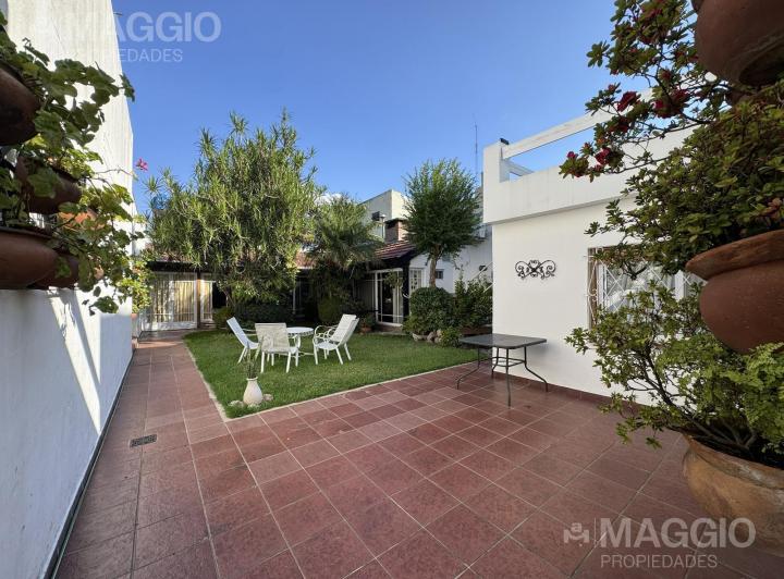 Casa · 160m² · 6 Ambientes · 1 Cochera