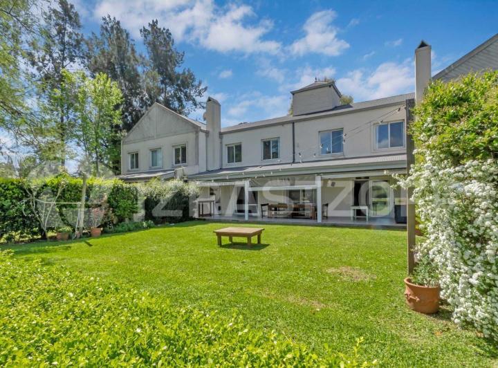 Casa · 266m²
