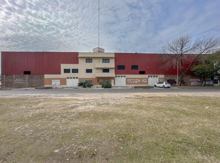 Depósito · 3952m² · 4 Ambientes