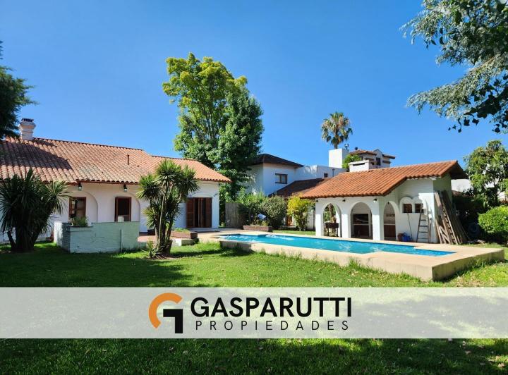 Casa · 190m² · 4 Ambientes · 3 Cocheras