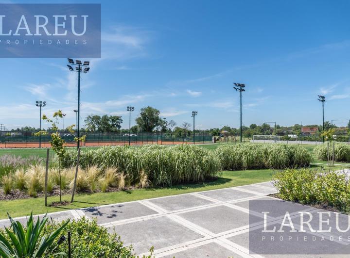 Terreno · 600m²
