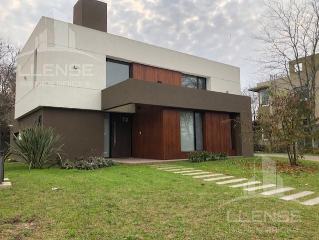 Casa · 188m² · 5 Ambientes · 1 Cochera