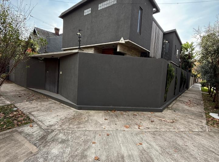 Casa · 280m² · 5 Ambientes