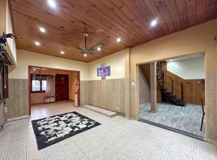 Casa · 170m² · 4 Ambientes · 1 Cochera