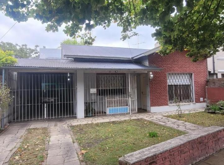 Casa · 230m² · 6 Ambientes