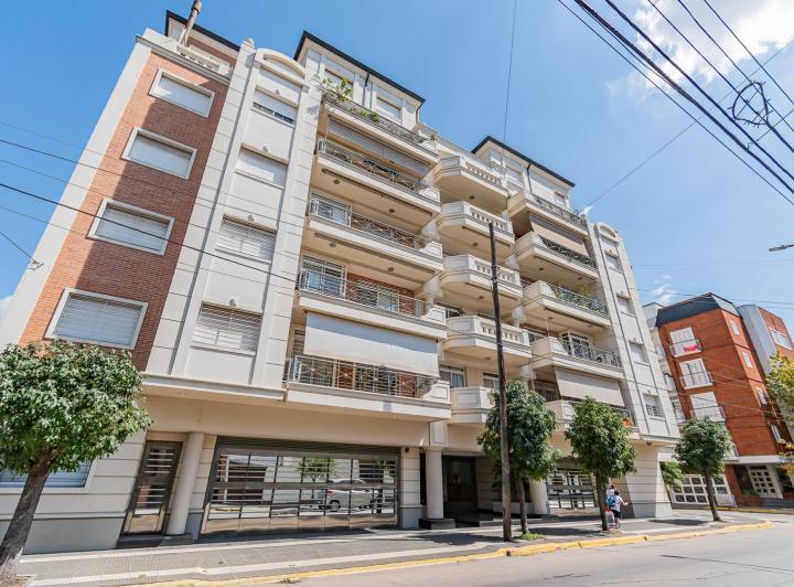Departamento · 140m² · 5 Ambientes · 1 Cochera