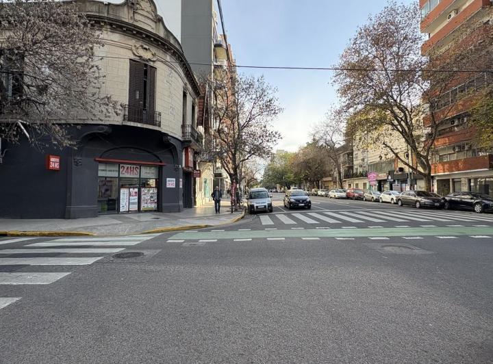 Local comercial · 651m²