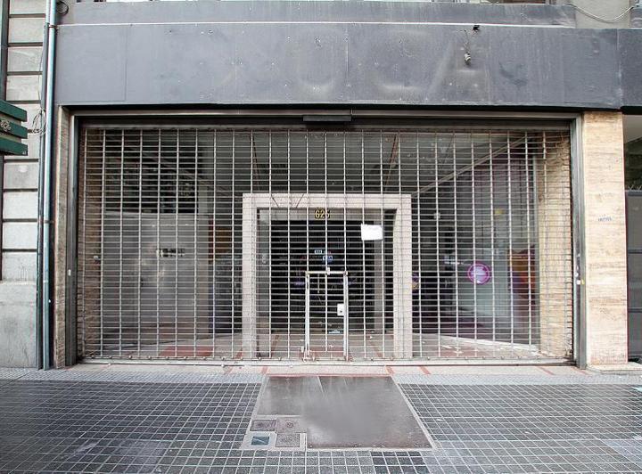 Local comercial · 725m²