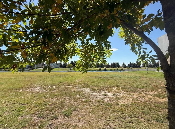 Terreno · 853m²