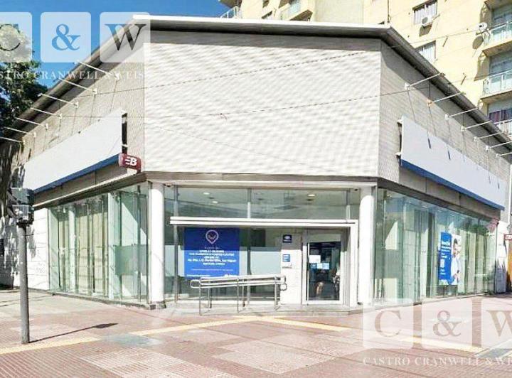 Local comercial · 370m²