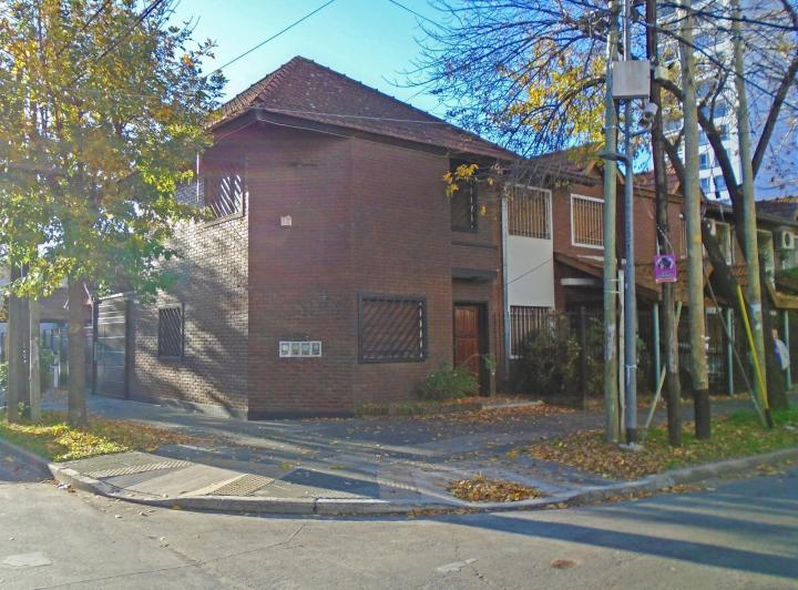 Casa · 90m² · 4 Ambientes · 1 Cochera