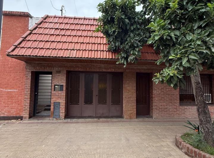 Casa · 263m² · 5 Ambientes · 1 Cochera