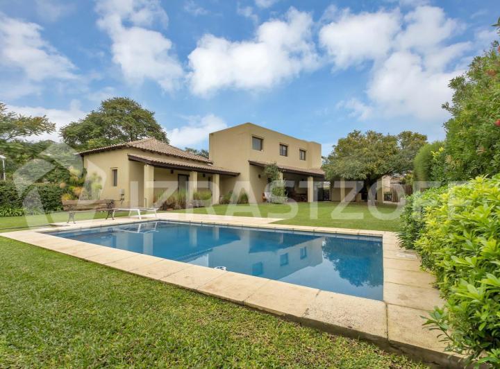 Casa · 270m² · 7 Ambientes