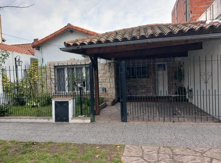 Casa · 108m² · 4 Ambientes · 1 Cochera