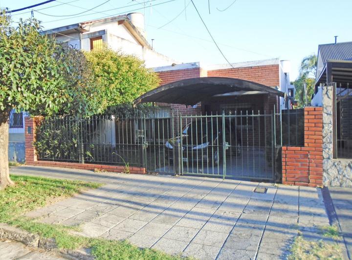 Casa · 75m² · 2 Ambientes · 1 Cochera