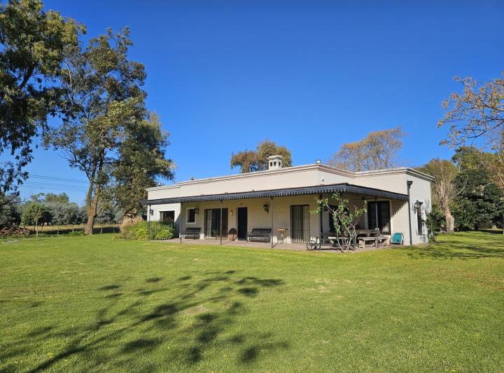 Campo · 350m² · 8 Ambientes