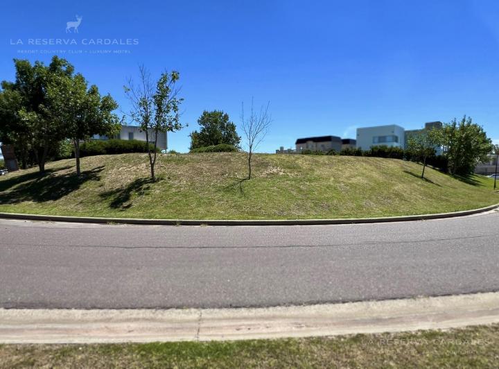 Terreno · 815m²