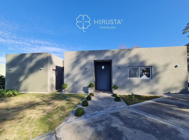 Casa · 128m² · 4 Ambientes · 2 Cocheras