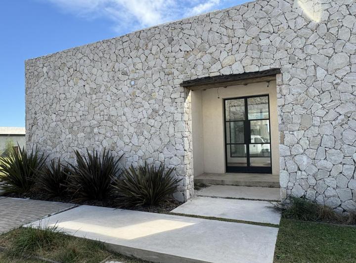 Casa · 223m² · 7 Ambientes