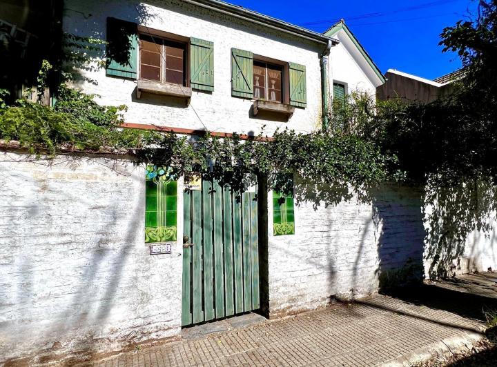 Casa · 300m² · 5 Ambientes · 3 Cocheras