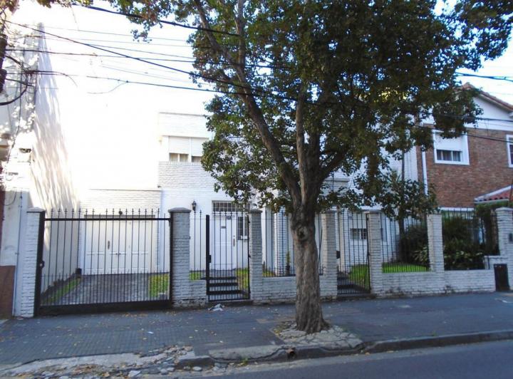 Casa · 160m² · 4 Ambientes · 1 Cochera