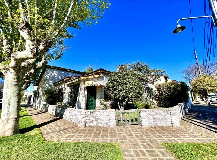 Casa · 136m² · 4 Ambientes · 2 Cocheras